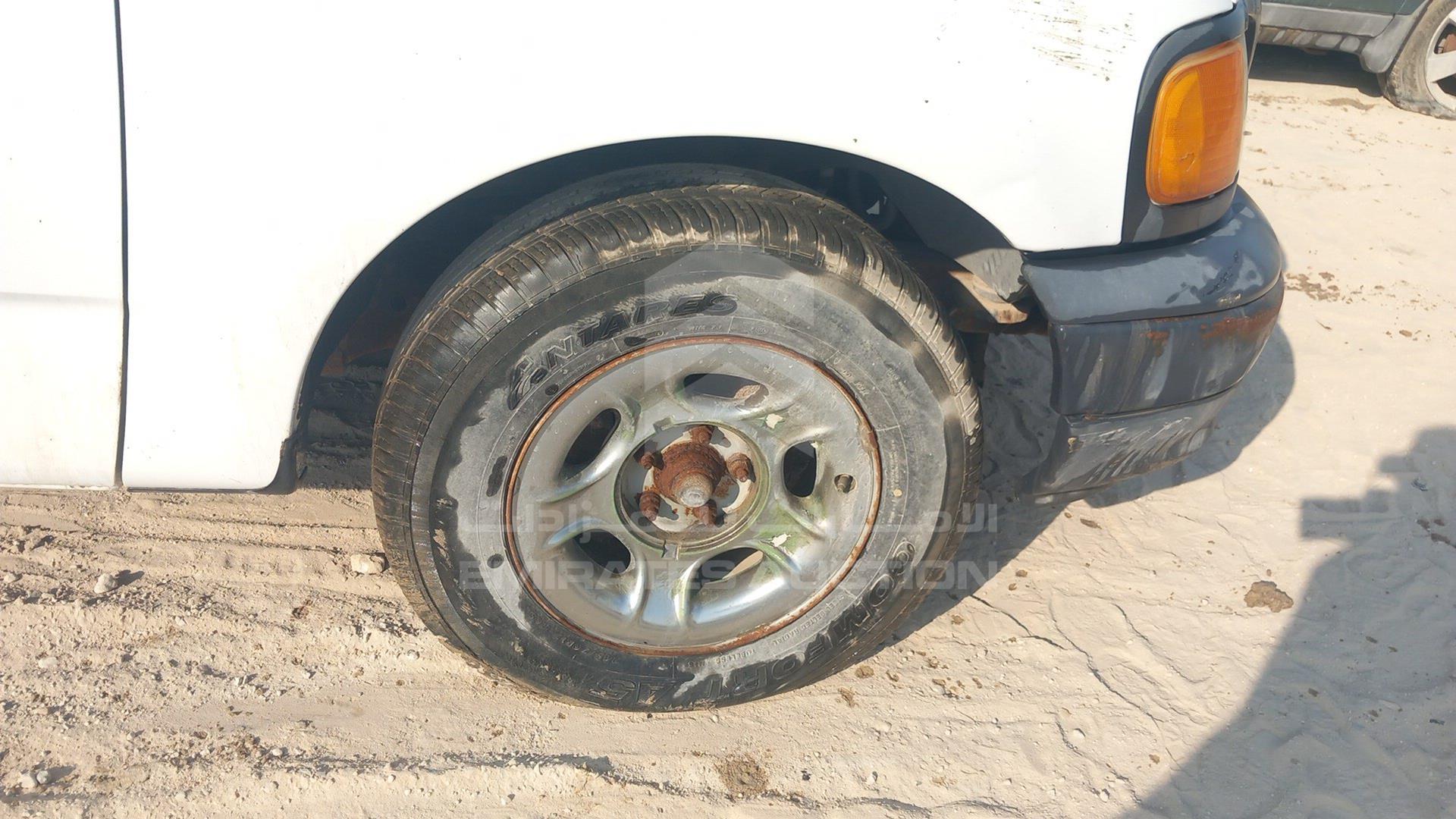 2004 FORD F-150 VIN: 2FTRF17274CA93830