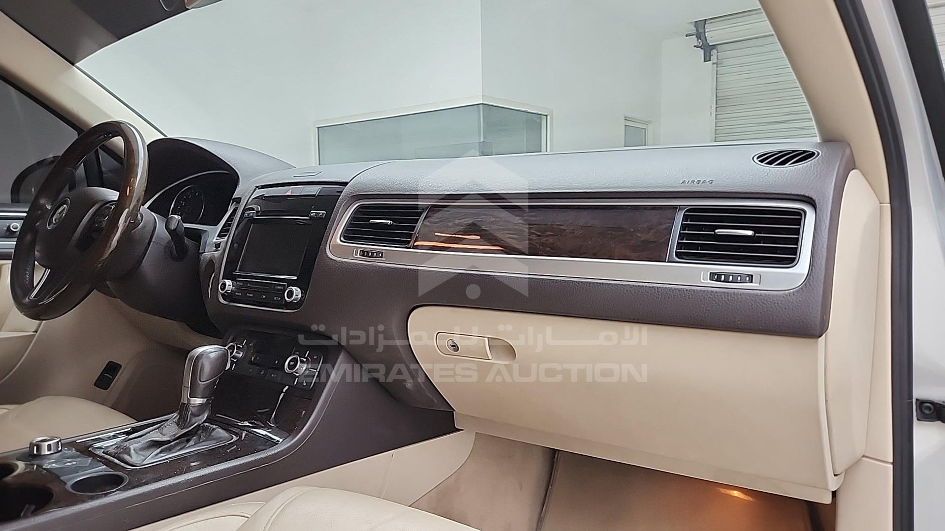 2012 VOLKSWAGEN TOUAREG VIN: WVGBC27P0CD000121