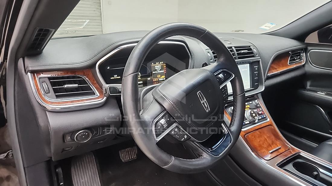لينكولن Continental 2020 — زاوية واجهة السائق الأمامية اليسرى — صورة 13