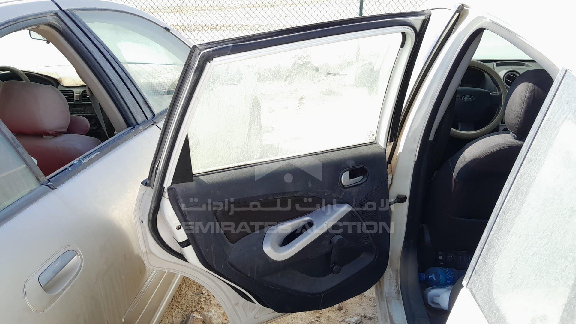 2011 FORD FIGO VIN: MAJTJ21D2BAE38340