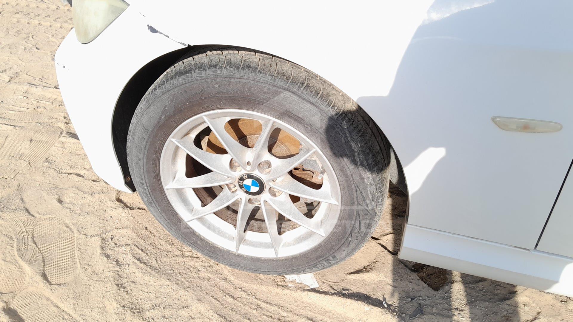 2011 BMW 320I VIN: WBAPG5105BA846365