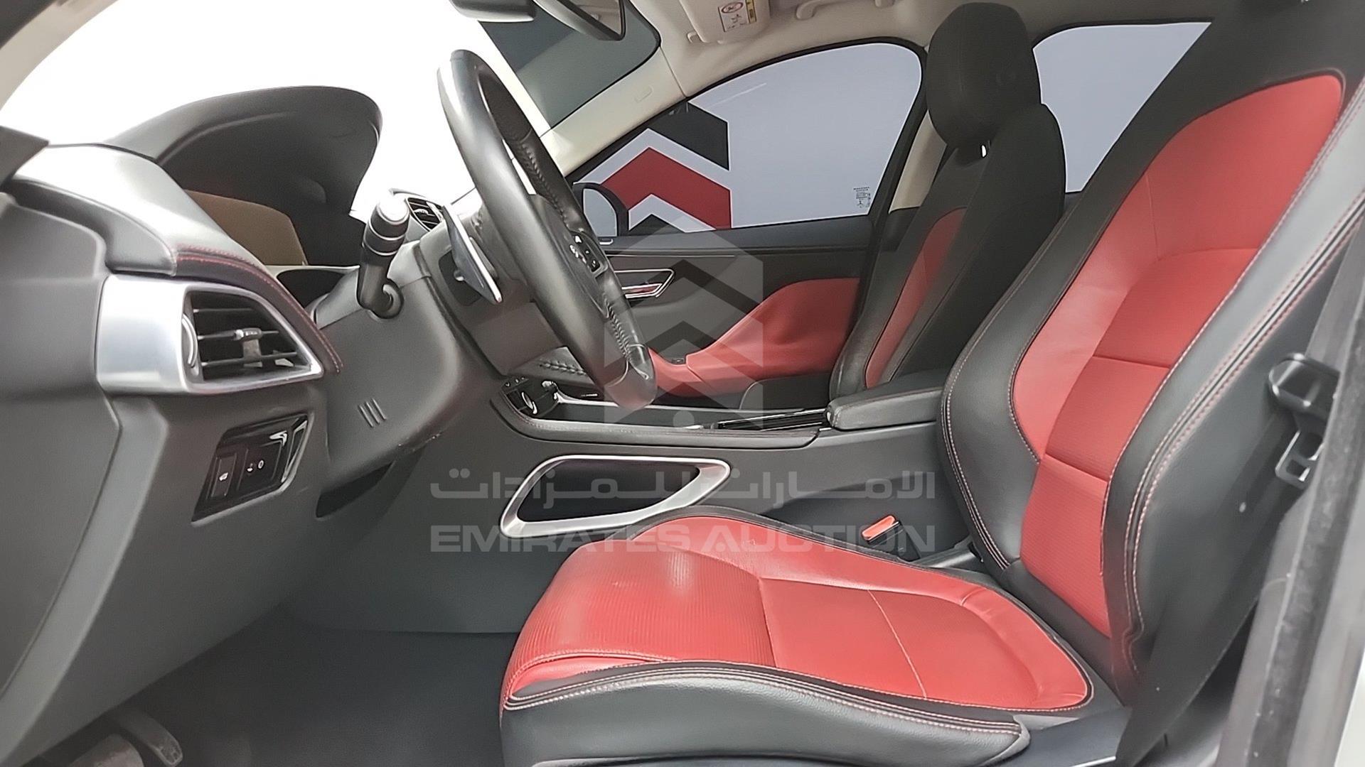 2018 JAGUAR F-PACE VIN: SADCA2BX3JA320008