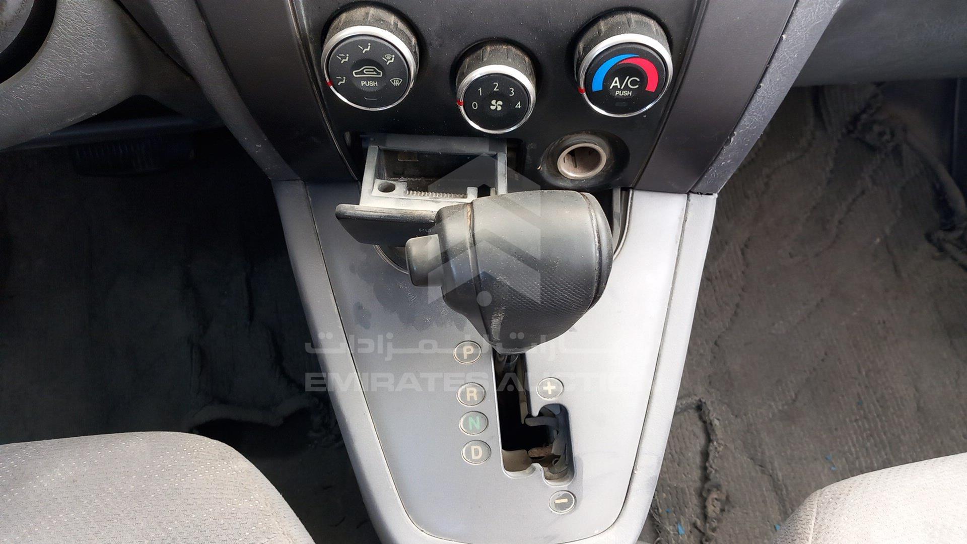 2005 HYUNDAI TUCSON VIN: KMHJM81D85U123274