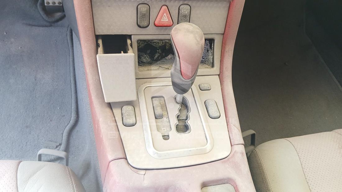 مرسيدس اس ال كى 230 2002 — زاوية ناقل الحركة — صورة 16
