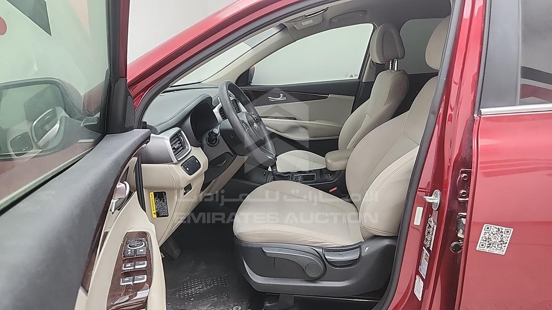 2016 Kia Sorento — Front Left Driver Seat View — Photo 7