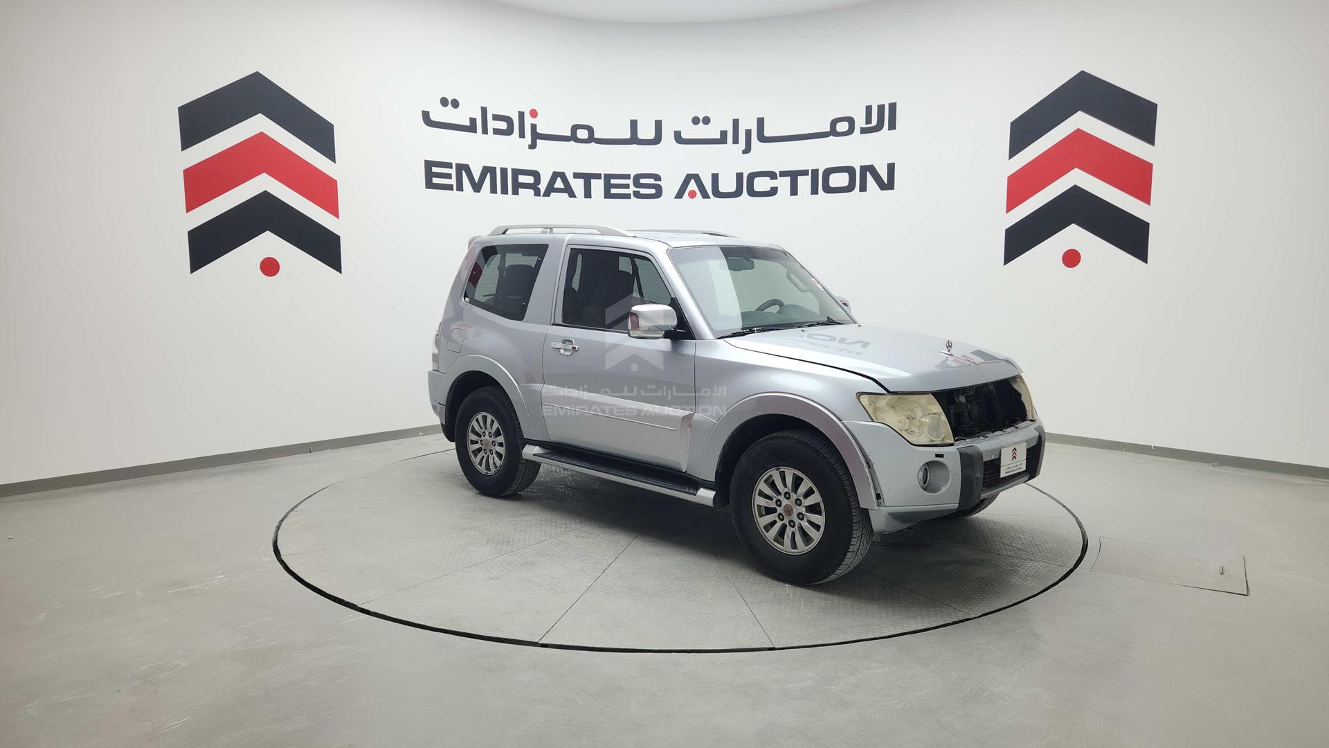 2011 MITSUBISHI PAJERO VIN: JMYMRV85WBJ704625