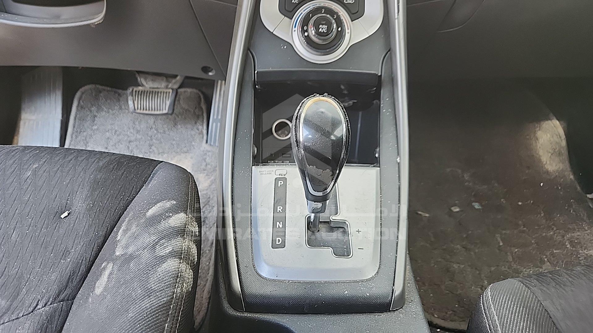 2012 HYUNDAI ELANTRA VIN: KMHDG41E1CU391375