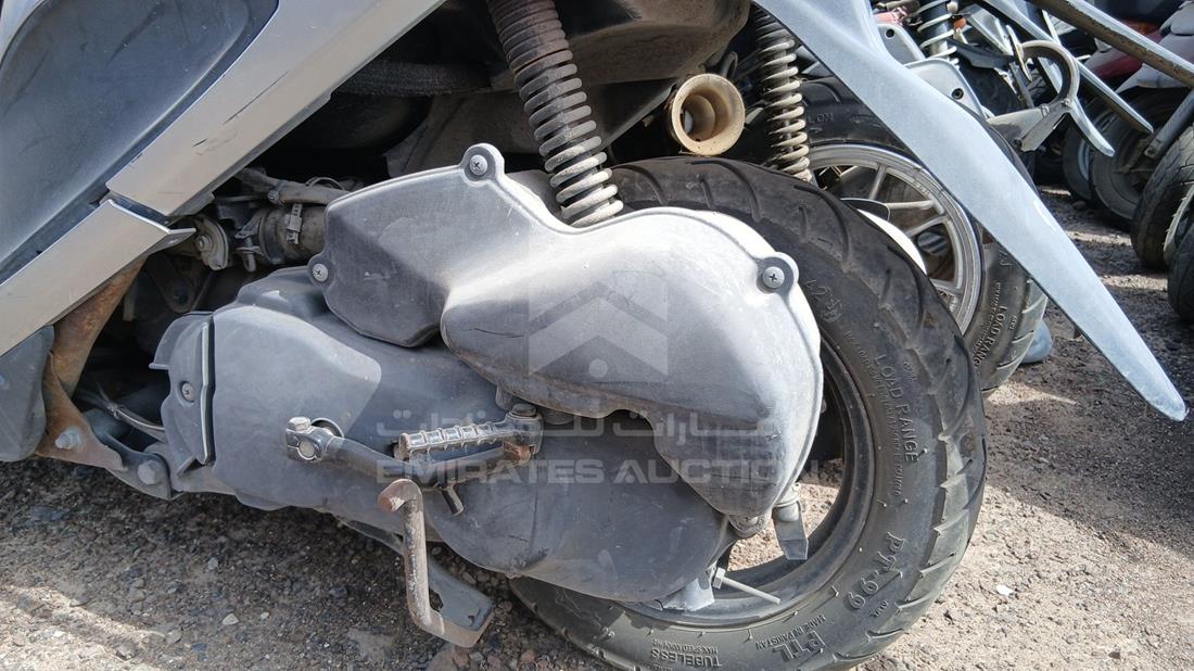 20 Scooter - Scrap without document — Engine Bay — Photo 18