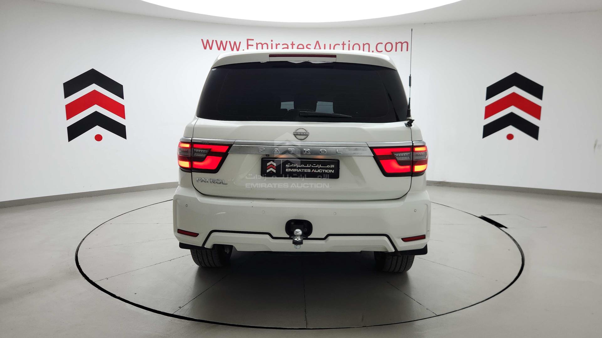 2011 INFINITI QX56 VIN: JNRAZ25Y9B9000789
