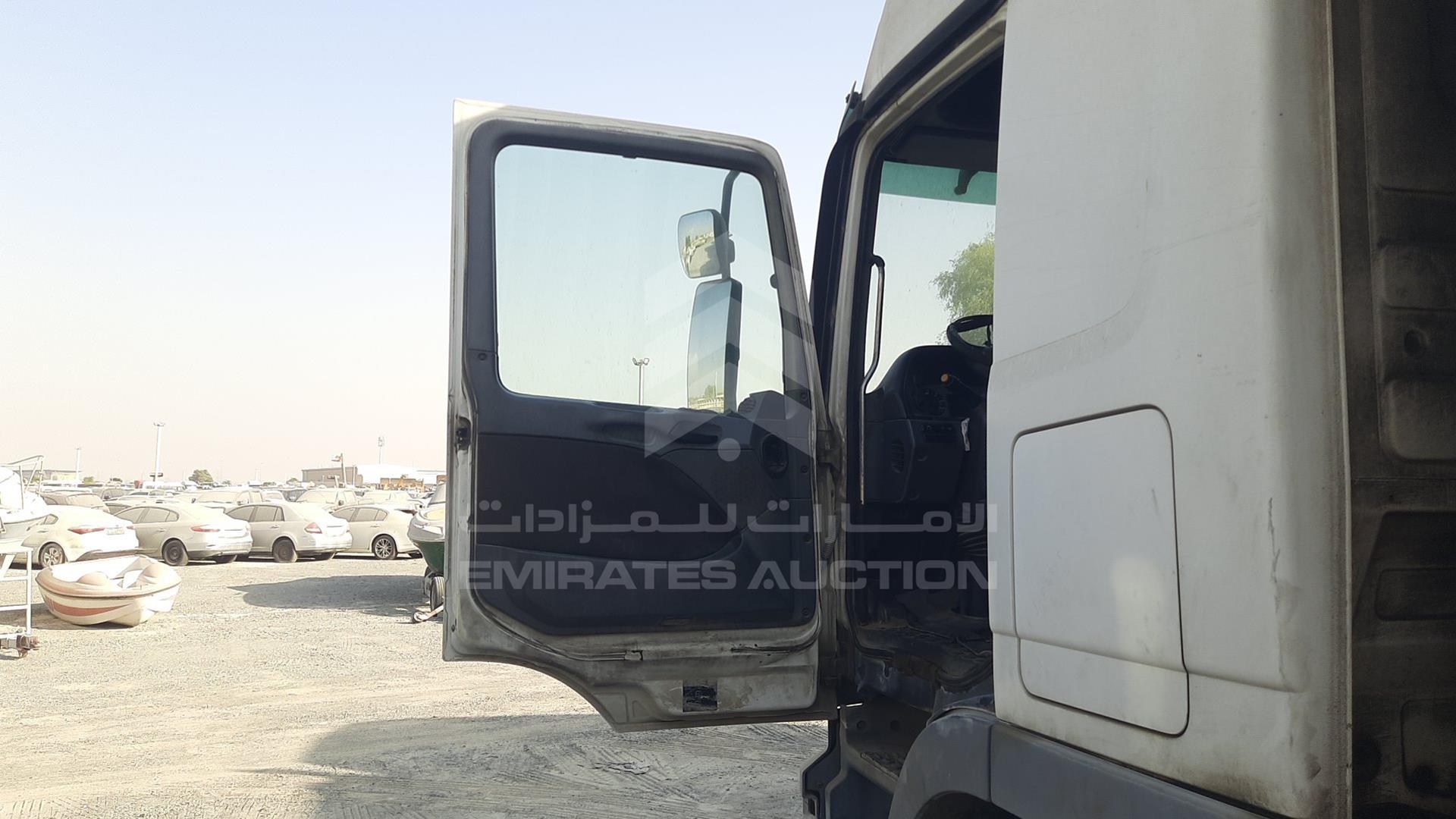 2008 MERCEDES ACTROS VIN: WDAKHCAA48L280335