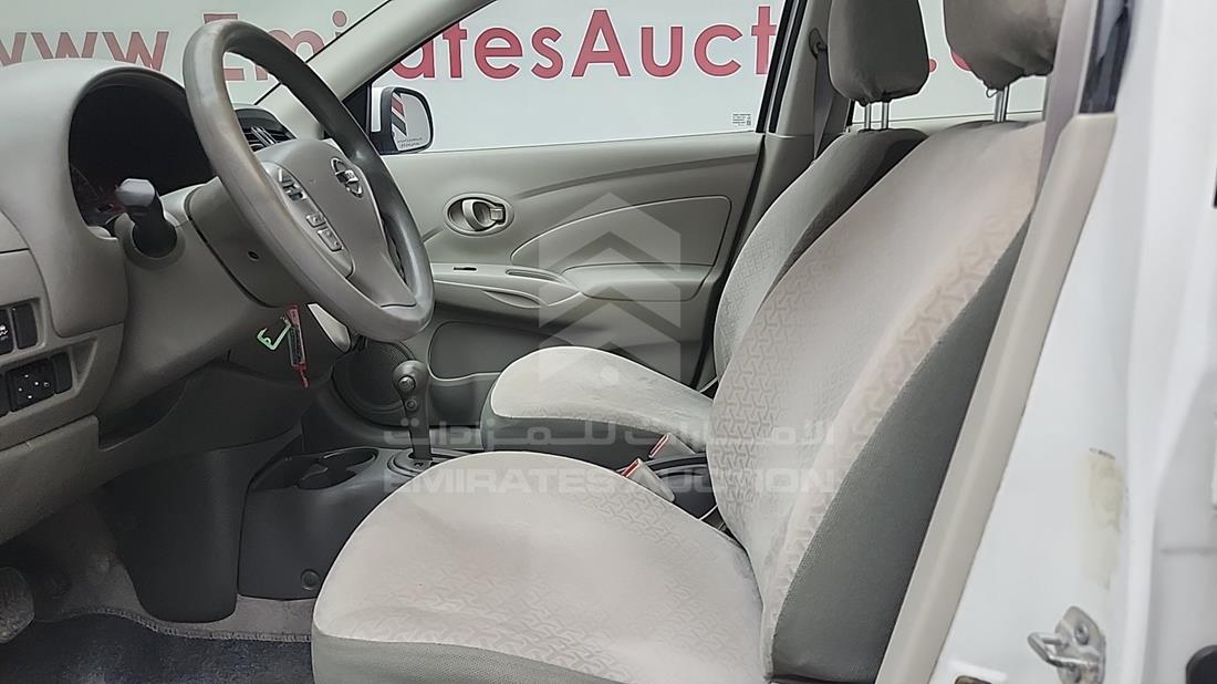 نيسان صني 2021 — زاوية السائق الأمامية اليسرى — صورة 12