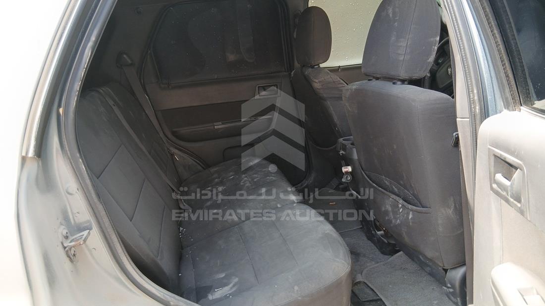 فورد اسكيب 2012 — زاوية الراكب الخلفي اليمنى — صورة 20