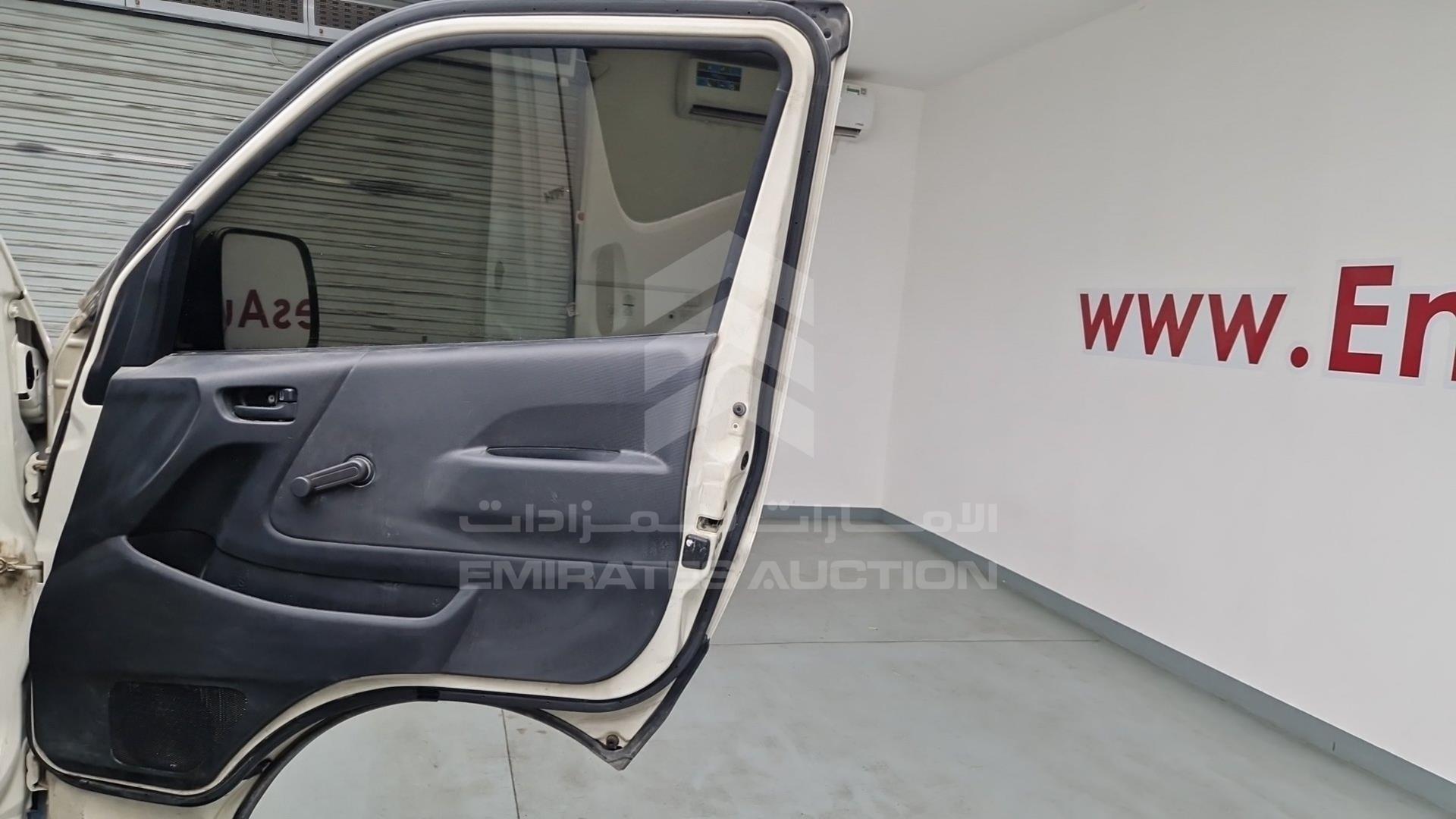 2008 TOYOTA HIACE VIN: JTGJX02P283001030