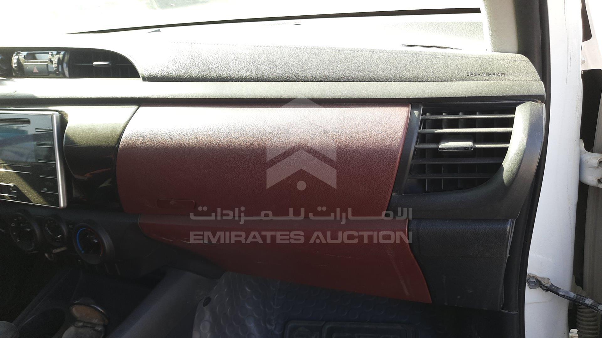 2017 TOYOTA HILUX VIN: MR0DX8CDXH0400056