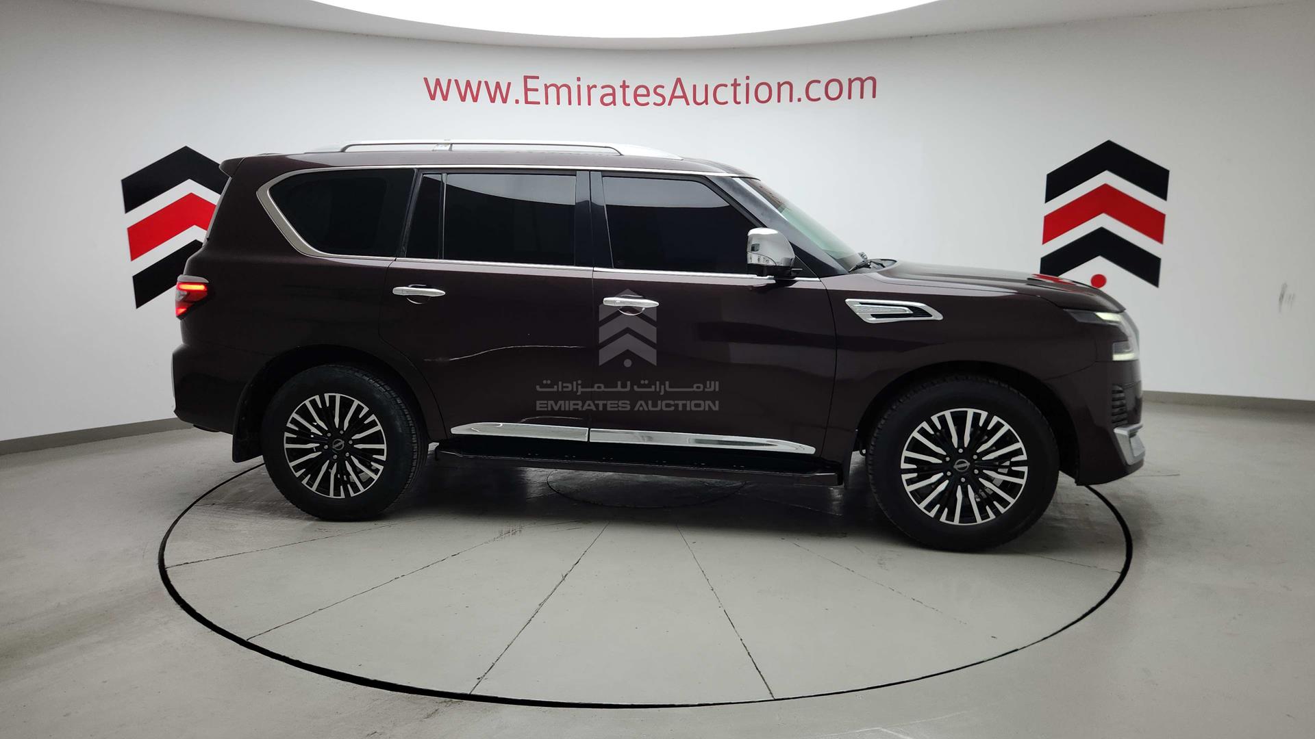 2011 INFINITI QX56 VIN: JNRAZ25Y0B9000342