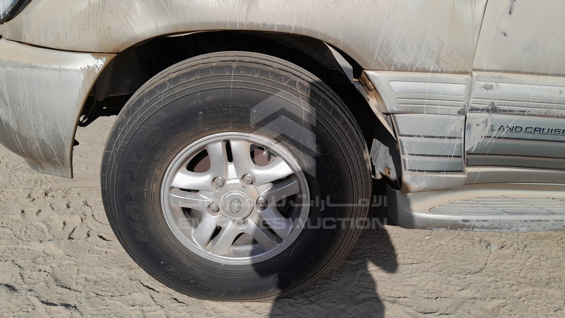 2006 TOYOTA LAND CRUISER VIN: JTEHT05J262085590
