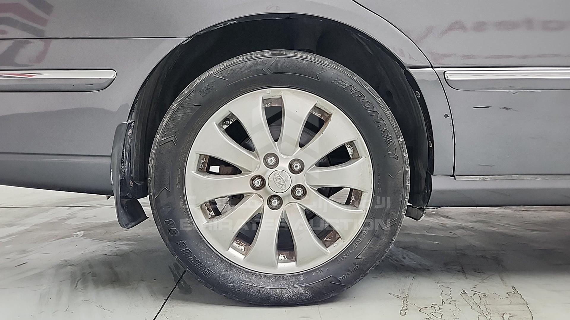 2009 KIA OPIRUS VIN: KNALD225795176904