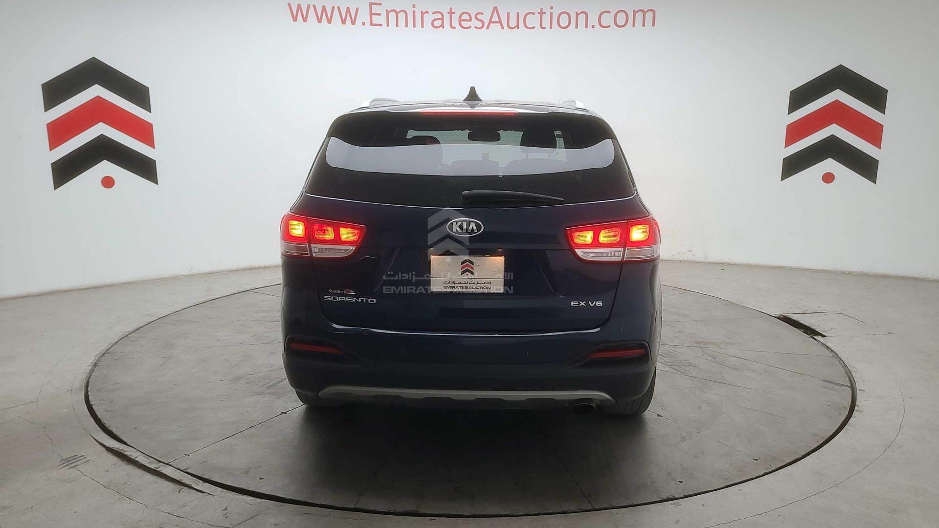 2018 KIA SORENTO VIN: 5XYPHDA51JG354243