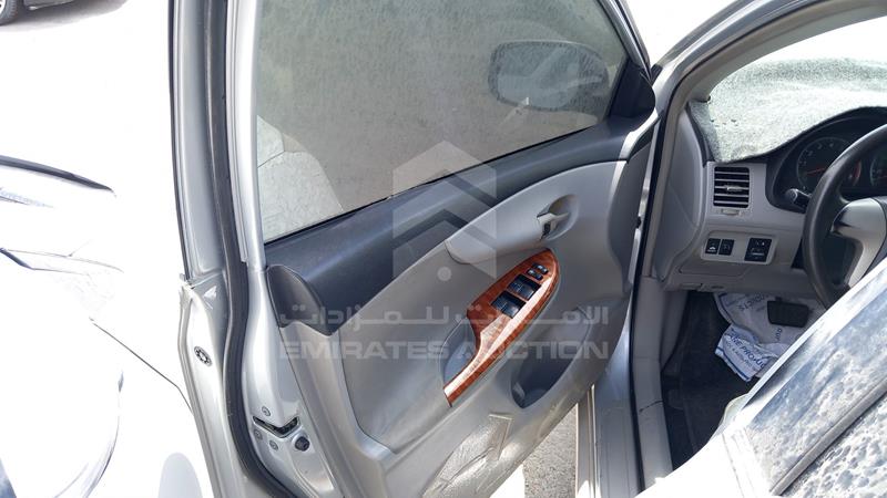 RKLBC42E7B4582063 Auction: EmiratesAuction Lot: 404958 RKLBC42E7B4582063 Toyota Corolla 2011 SILVER Photo 10