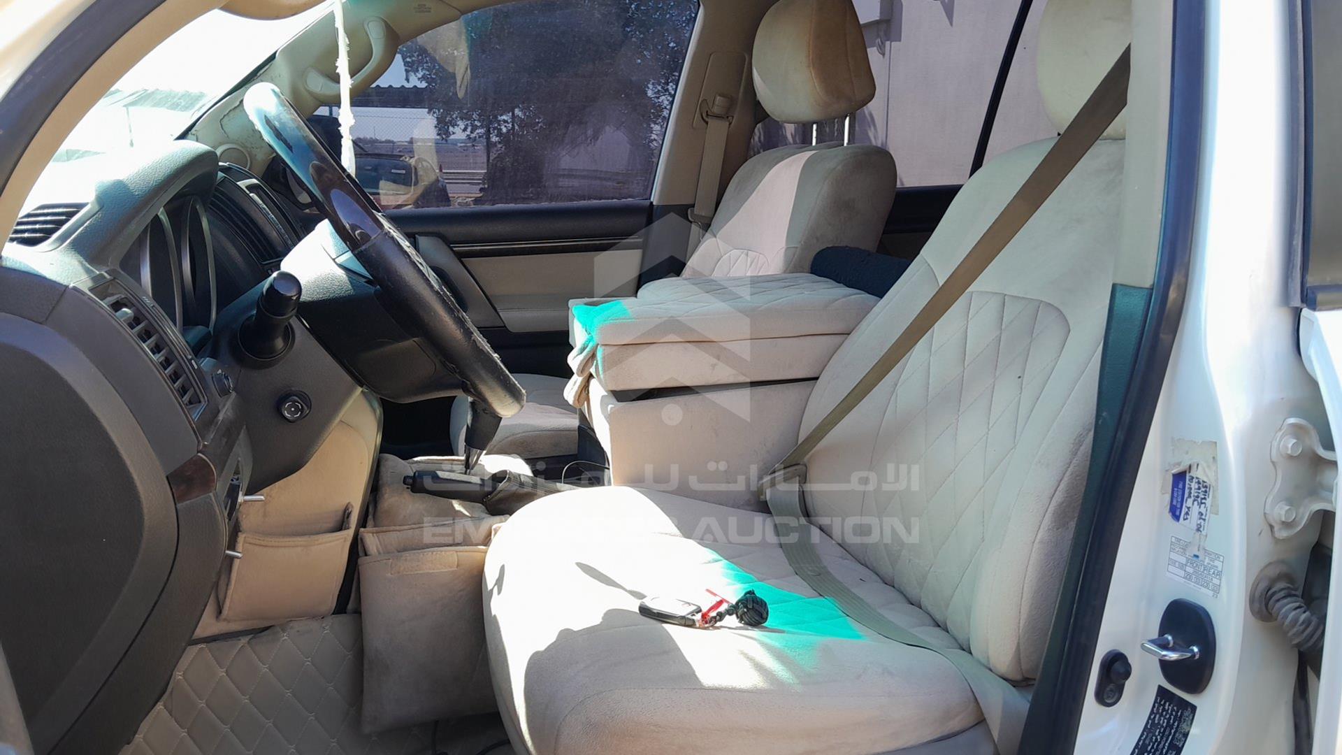 2011 TOYOTA LAND CRUISER VIN: JTMHT05J7B4041507