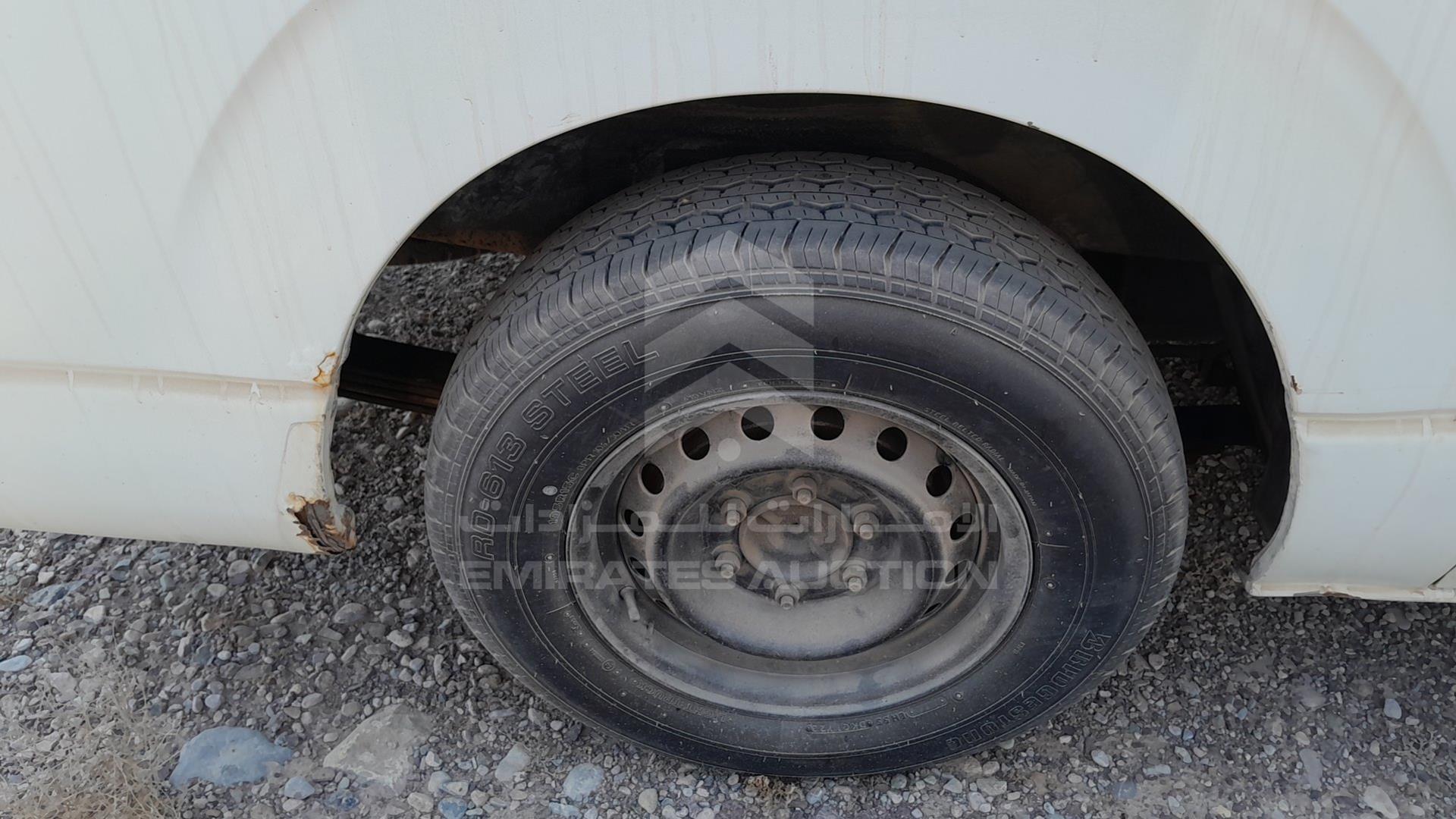 2006 TOYOTA HIACE VIN: JTFHX02P860009831