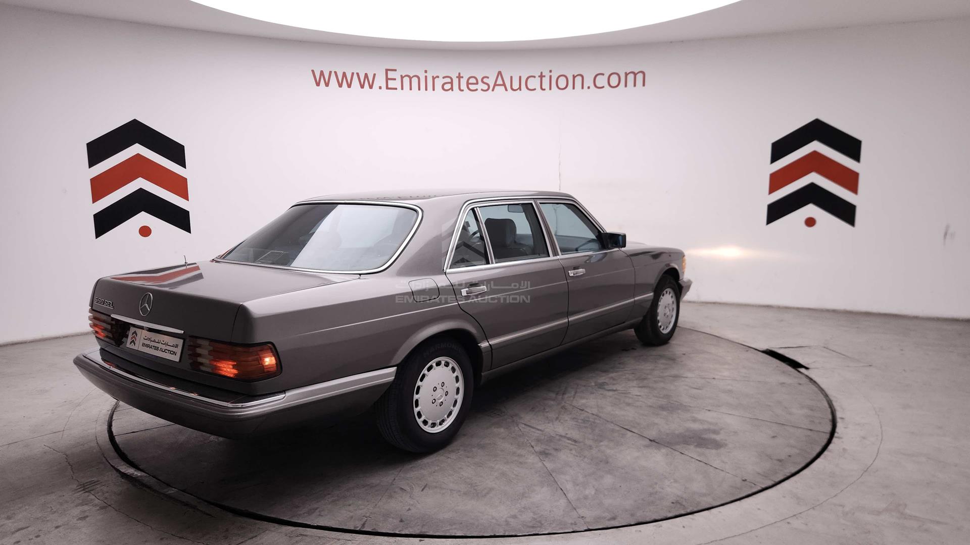 1990 MERCEDES SEL 560 VIN: WDBCA39E5LA531735