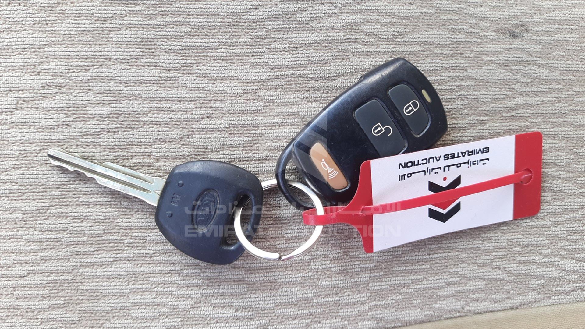 2013 KIA CARNIVAL VIN: KNAMG817XD6508953