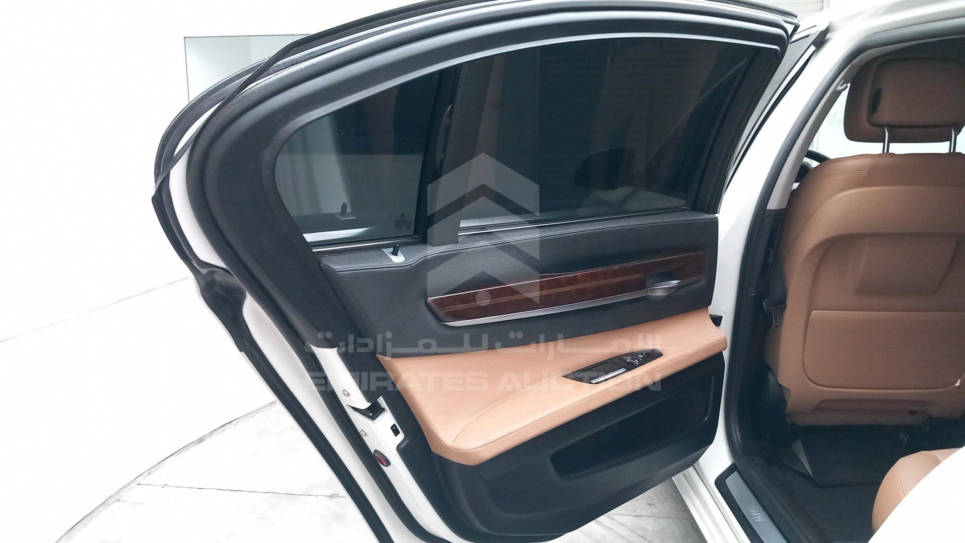 2013 BMW 730 VIN: WBAYE2109DDZ45880