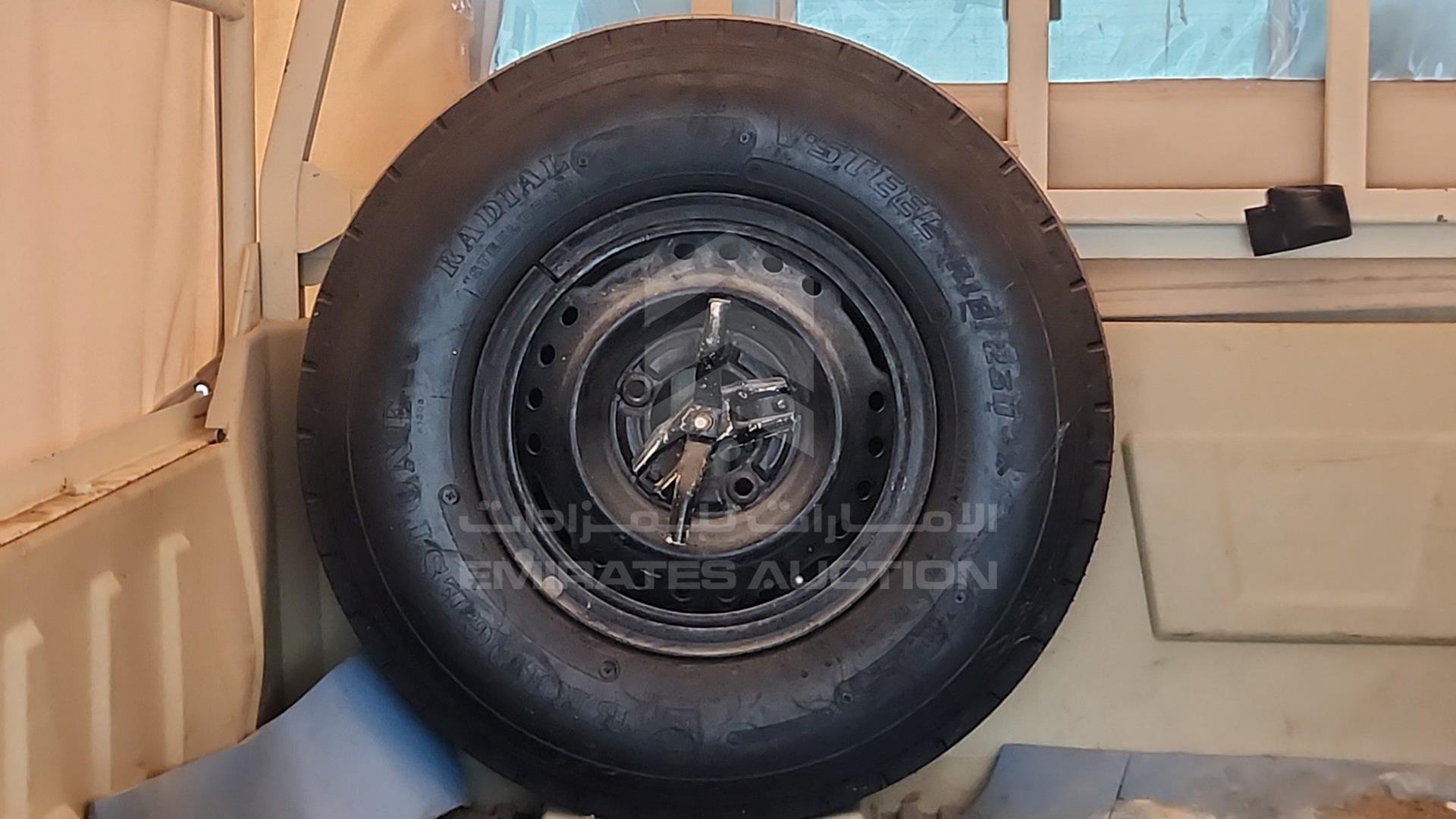 2000 TOYOTA LAND CRUISER VIN: JTFLJ71J6Y8000633