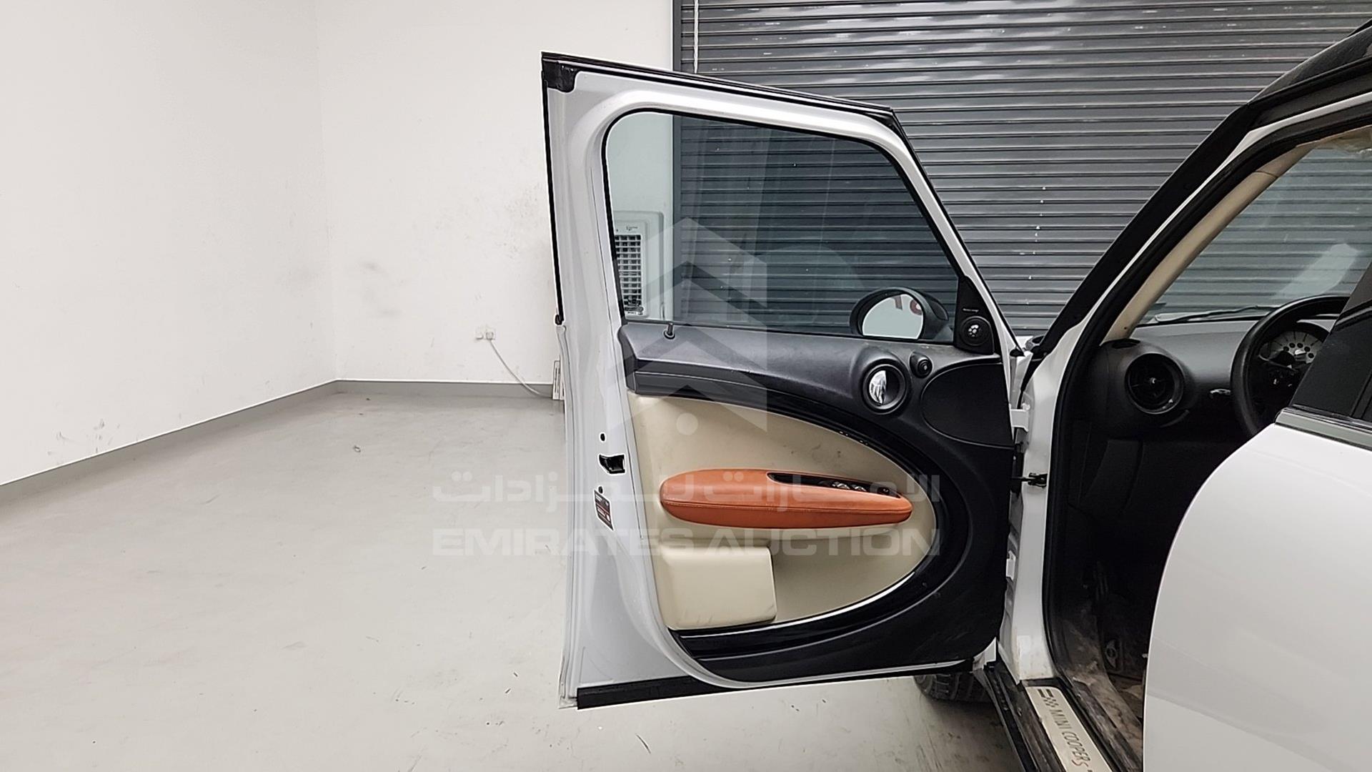 2014 MINI COOPER VIN: WMWZC3C50EWP27812