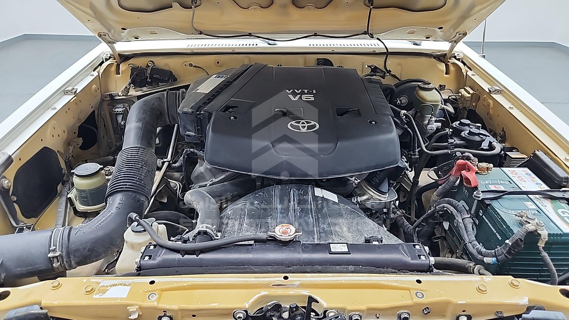 2012 TOYOTA LAND CRUISER VIN: JTFLU73J2C4522860