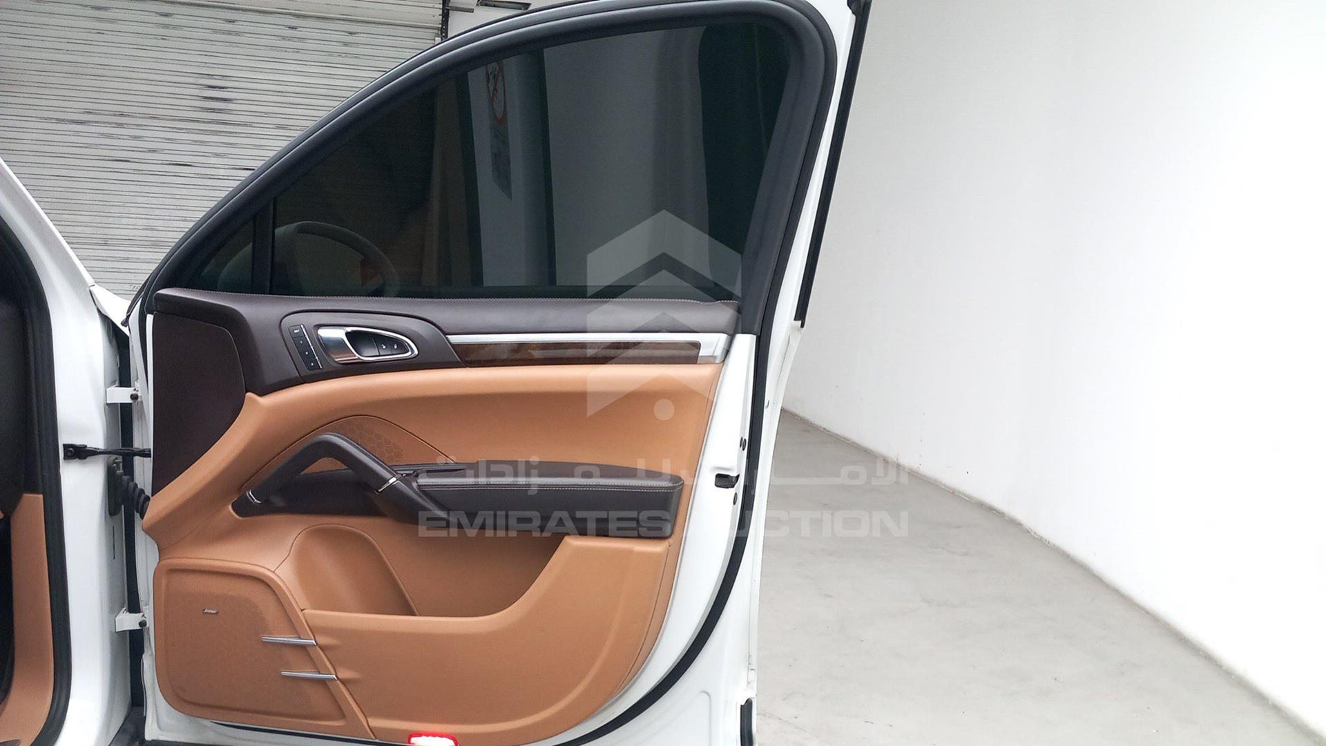2013 PORSCHE CAYENNE VIN: WP1ZZZ92ZDLA81351