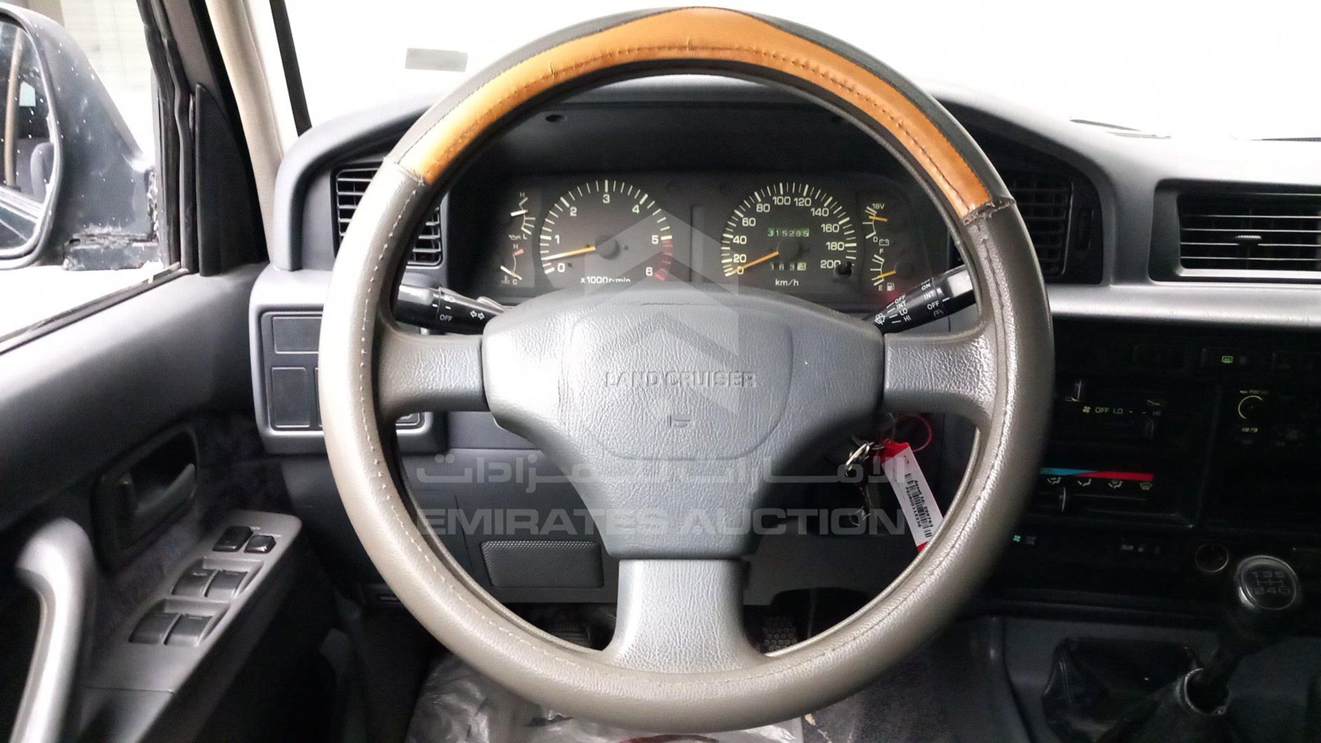1996 TOYOTA LAND CRUISER VIN: FZJ800115226