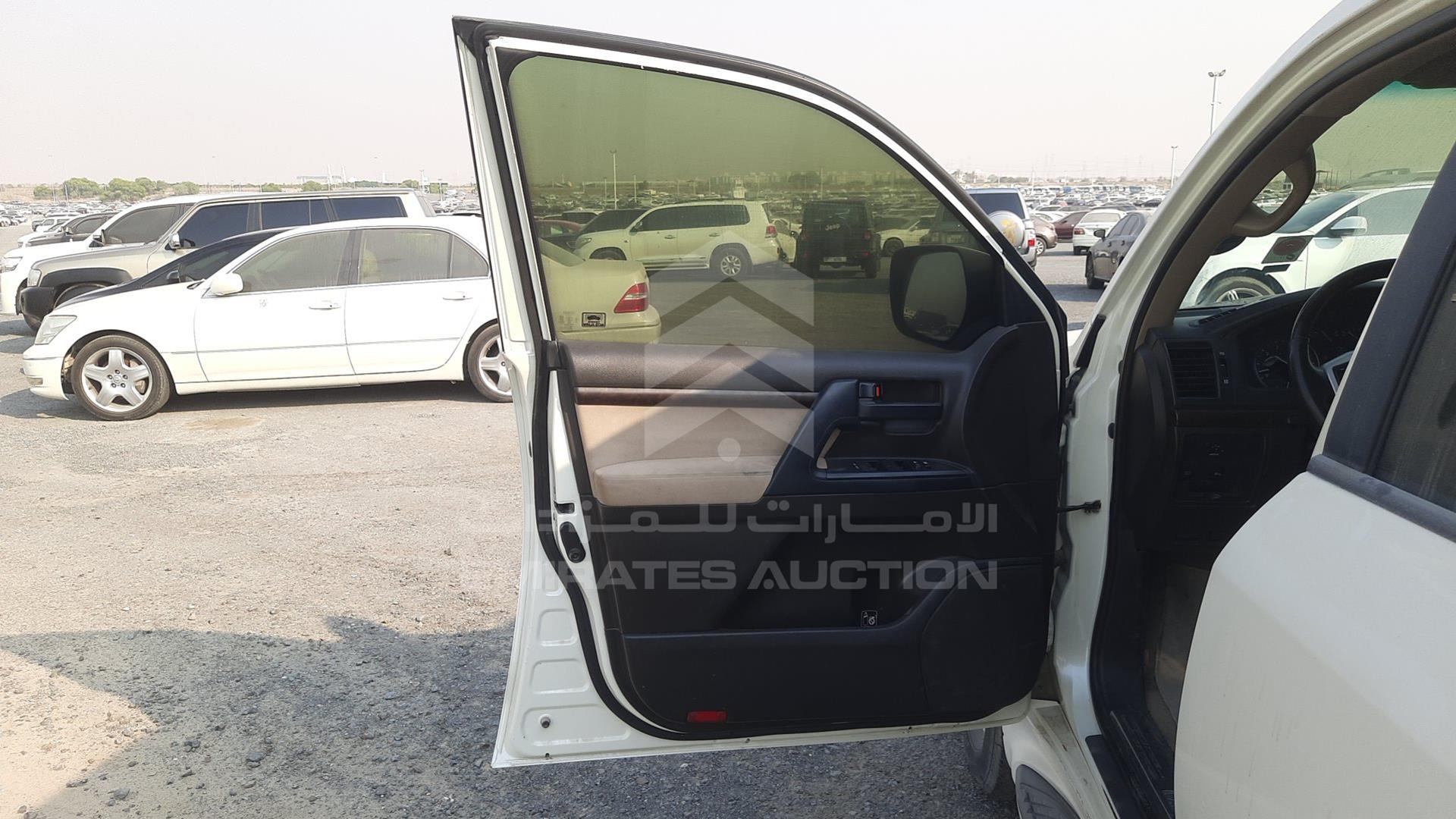 2011 TOYOTA LAND CRUISER VIN: JTMHU09J5B4036555