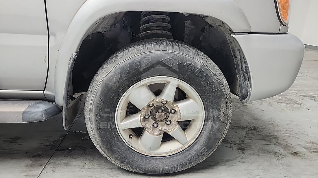 2005 Nissan Pathfinder — Front Right Tyre — Photo 33