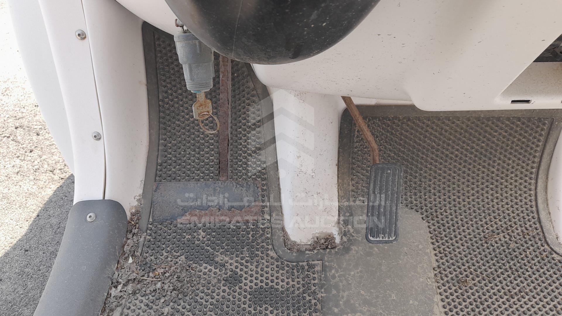 0 ELECTRIC VEHICLE --- VIN: 5ASGRHA46BF052989