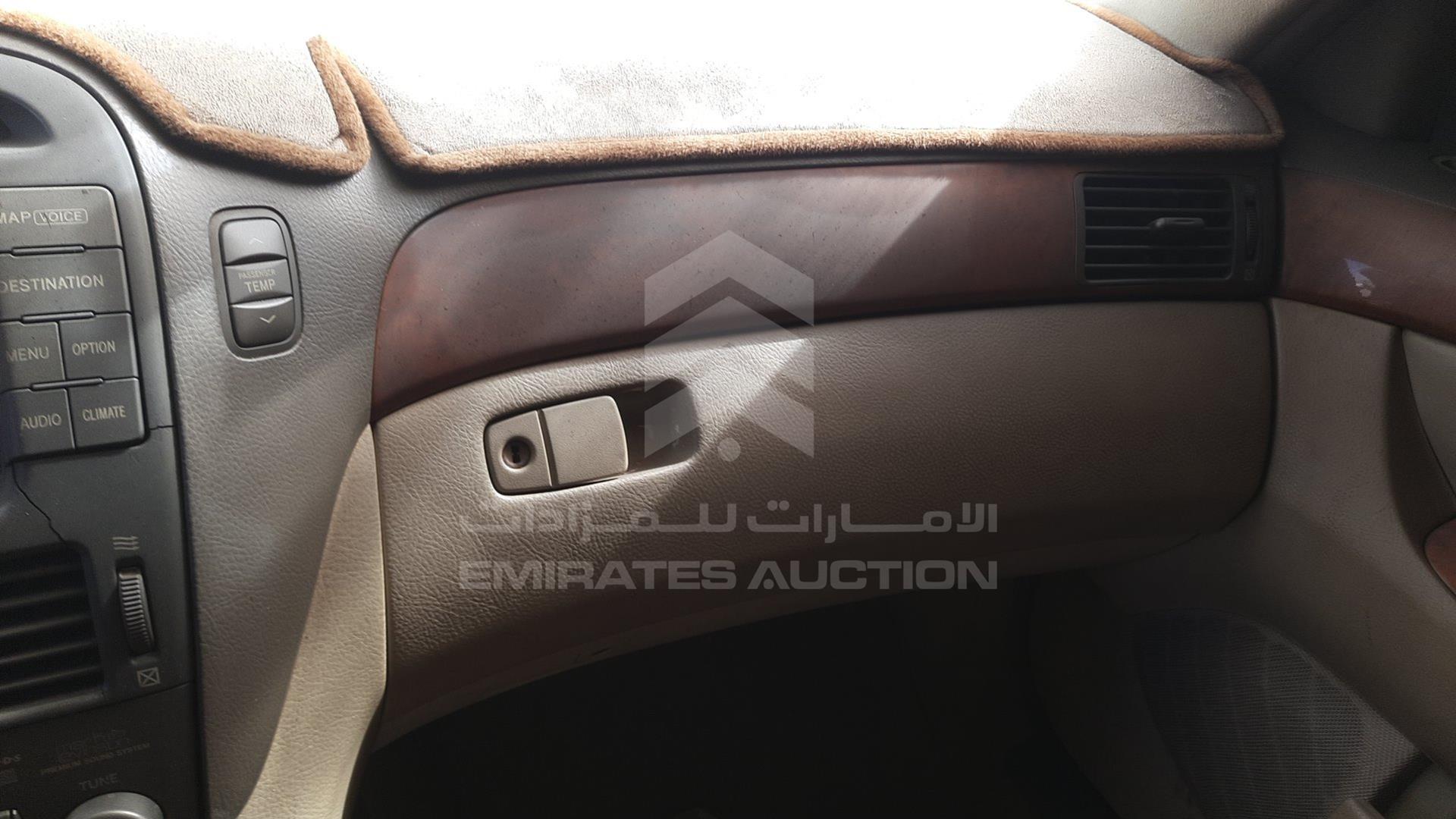 2001 LEXUS LS 430 VIN: JTHBN30F110032729