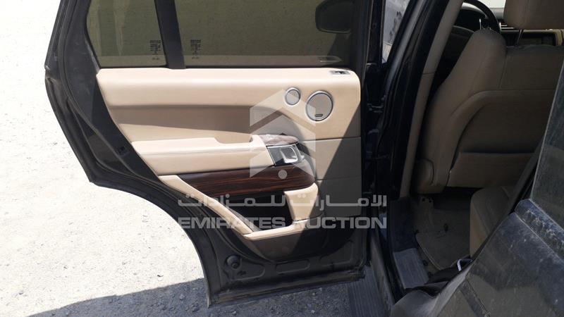SALGA2DF9GA260951 Auction: EmiratesAuction Lot: 408501 SALGA2DF9GA260951 Range Rover Vogue 2016 BLACK Photo 17