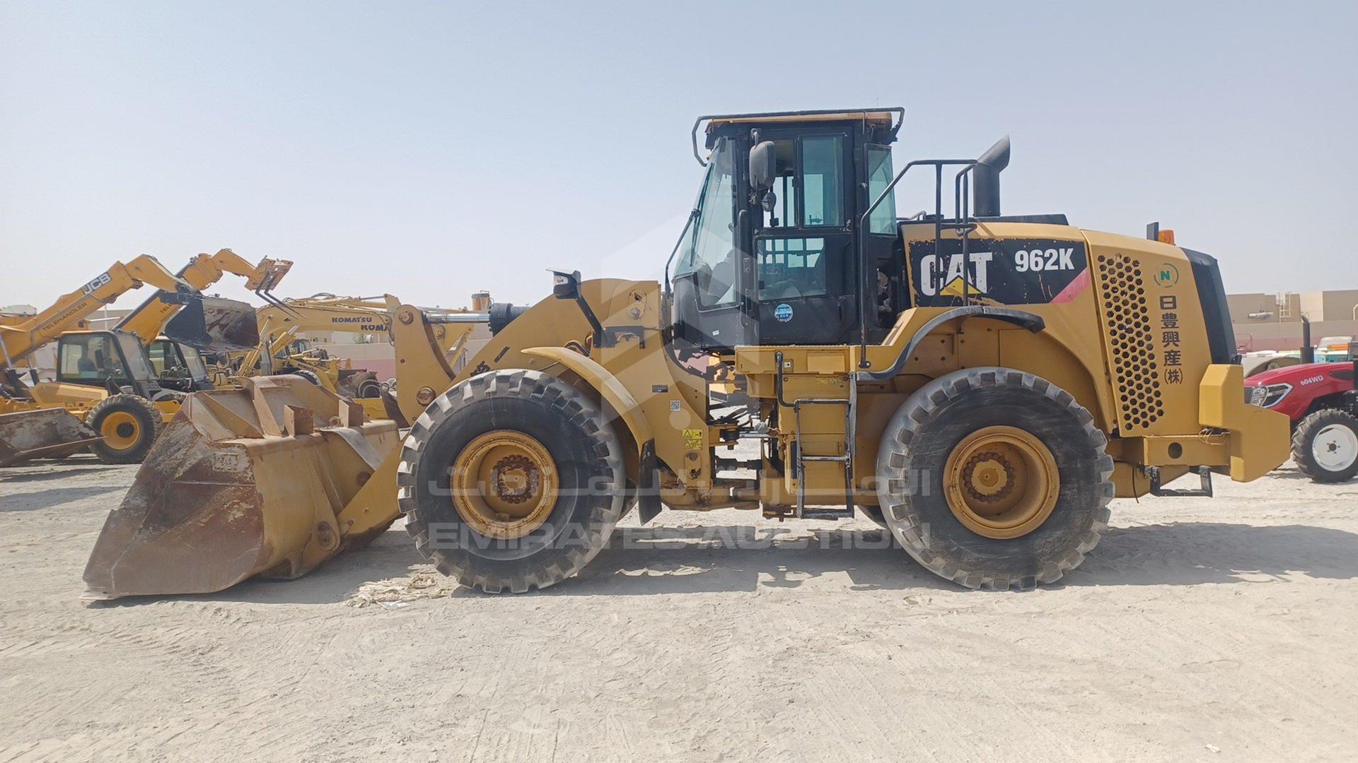 2017 CATERPILLAR --- VIN: CAT0962KVFLL00236