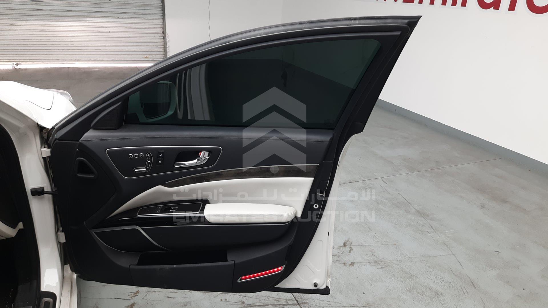 2015 KIA K 900 VIN: KNALW4D40F6018937