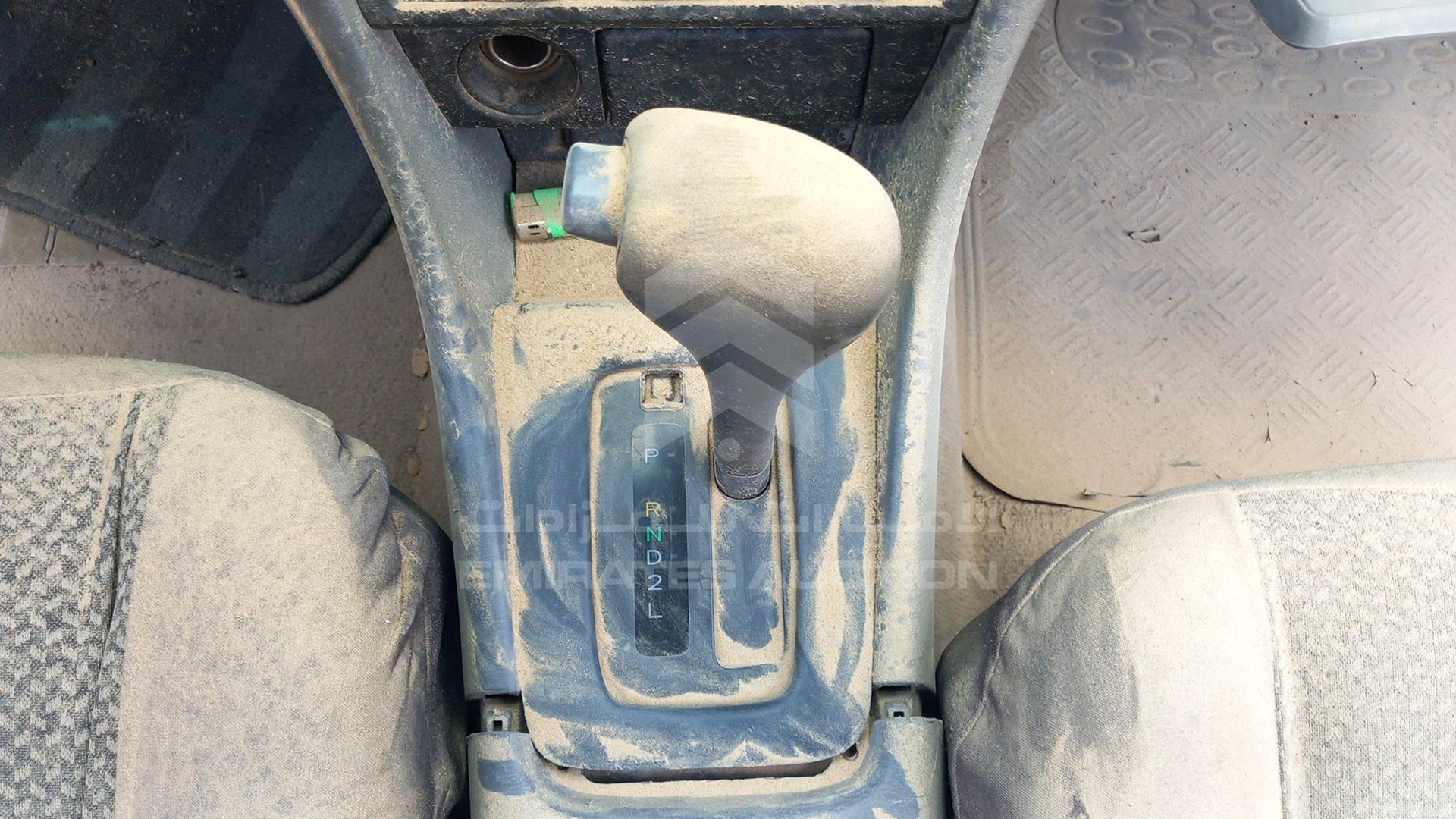 2000 TOYOTA CAMRY VIN: 4T1BG22K5YU740156