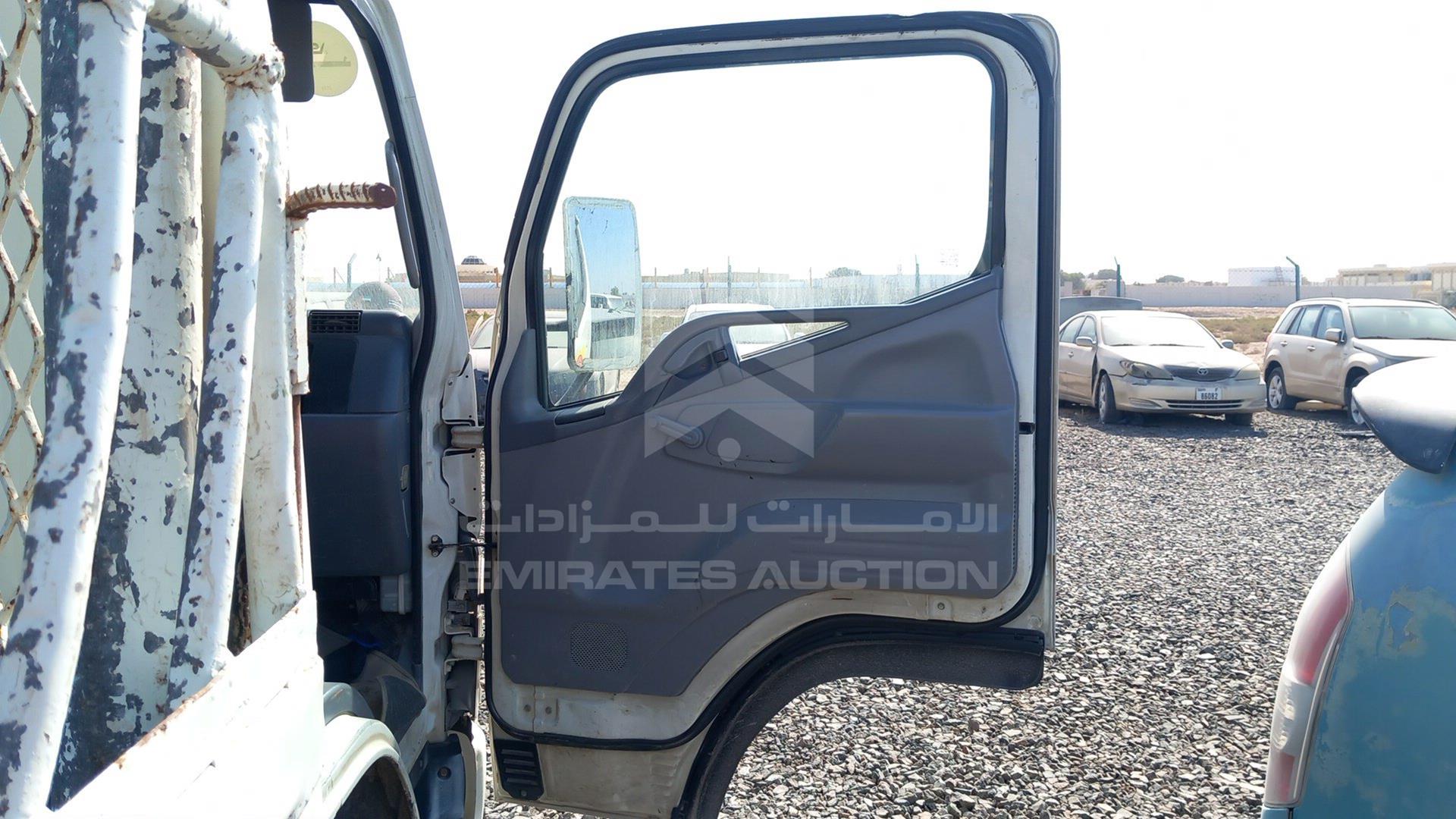 2015 MITSUBISHI CANTER VIN: JL7B6E1PXFK022037