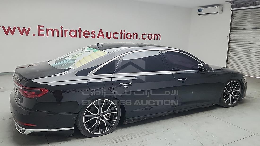 اودي A8 2020 — الزاوية الخلفية اليمنى — صورة 9
