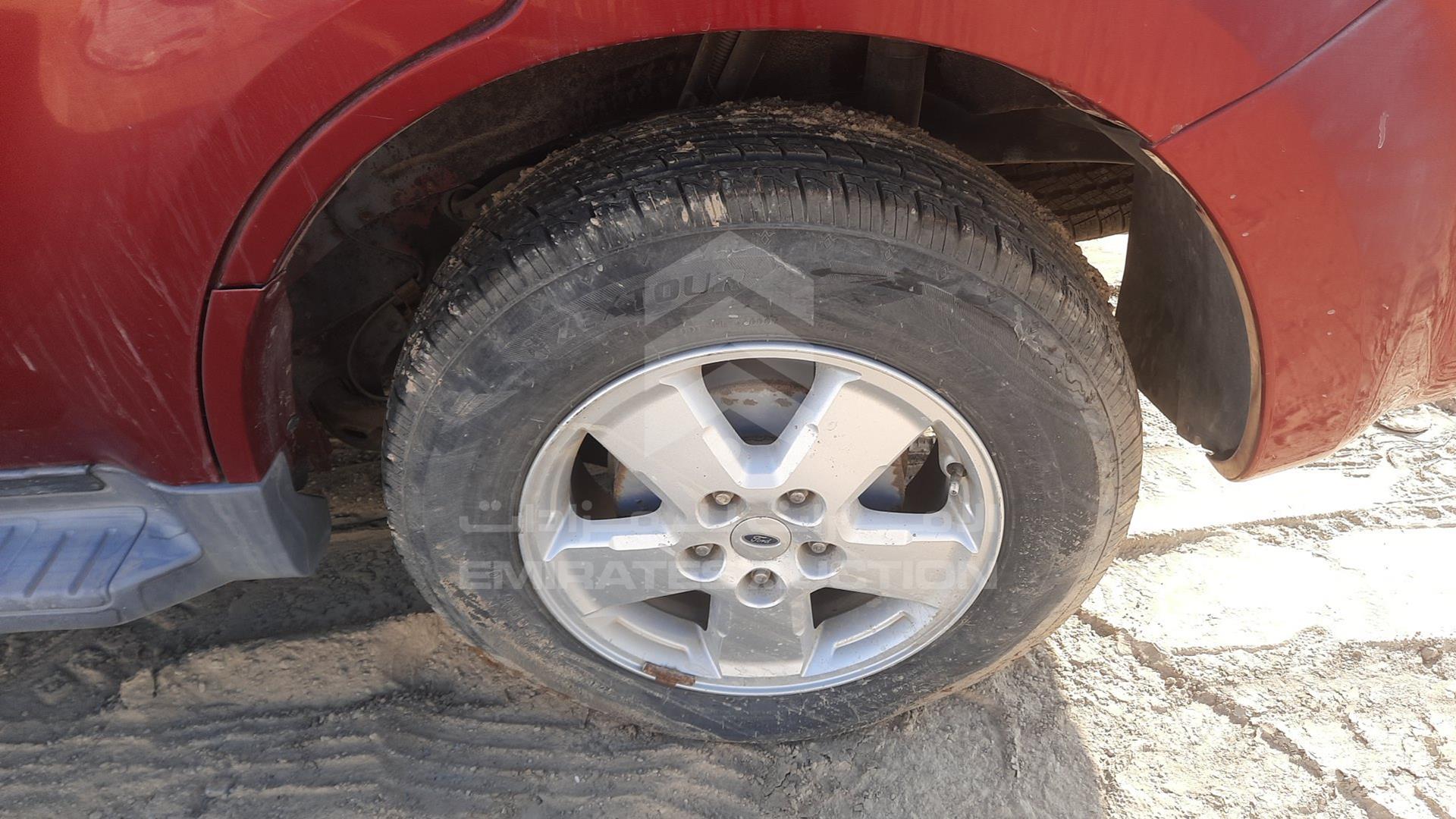 2008 FORD ESCAPE VIN: 1FMCU92158KA58936