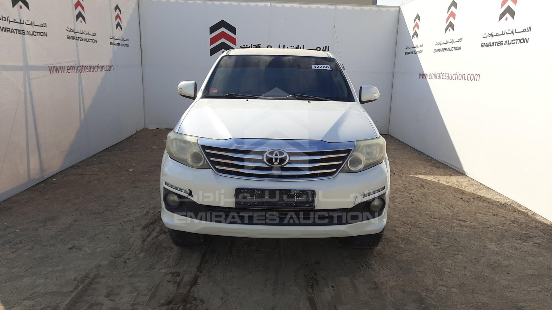 2015 TOYOTA FORTUNER VIN: MHFYX59G8F8068248