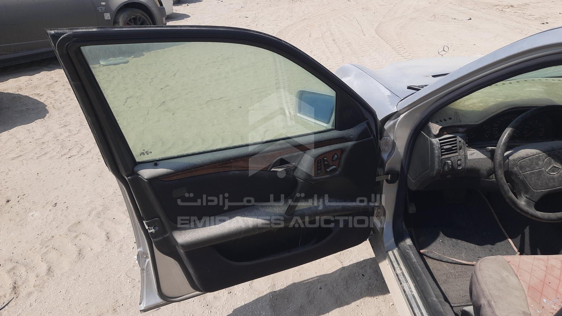 1998 MERCEDES E 320 VIN: WDB2100821X007897
