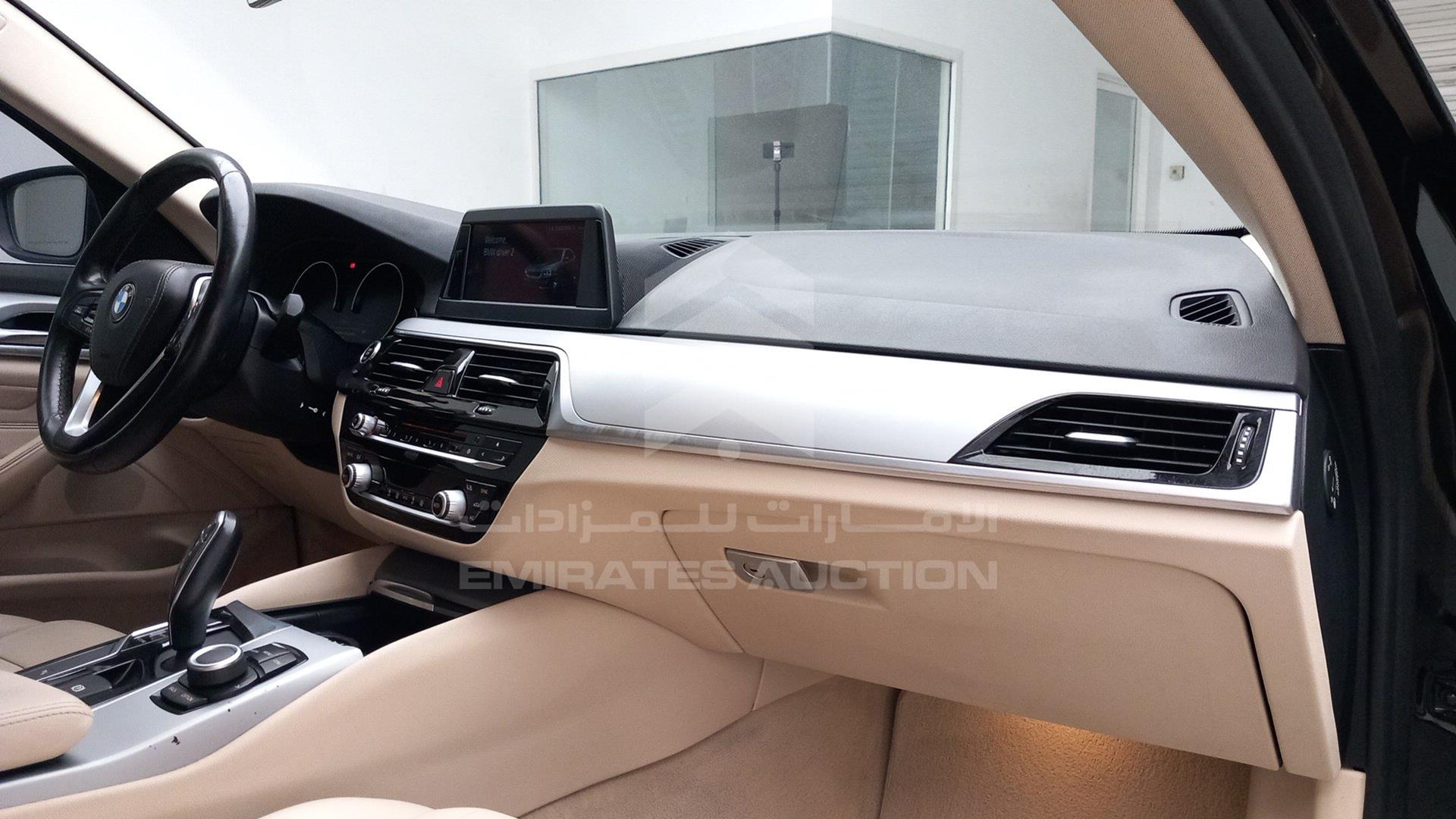 2019 BMW 520 VIN: WBAJA1A07KWW09864