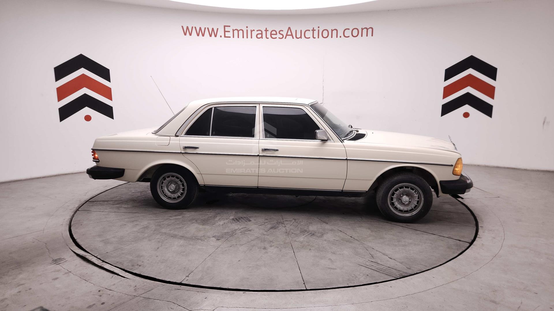 1980 MERCEDES D 300 VIN: WDB12313012183975