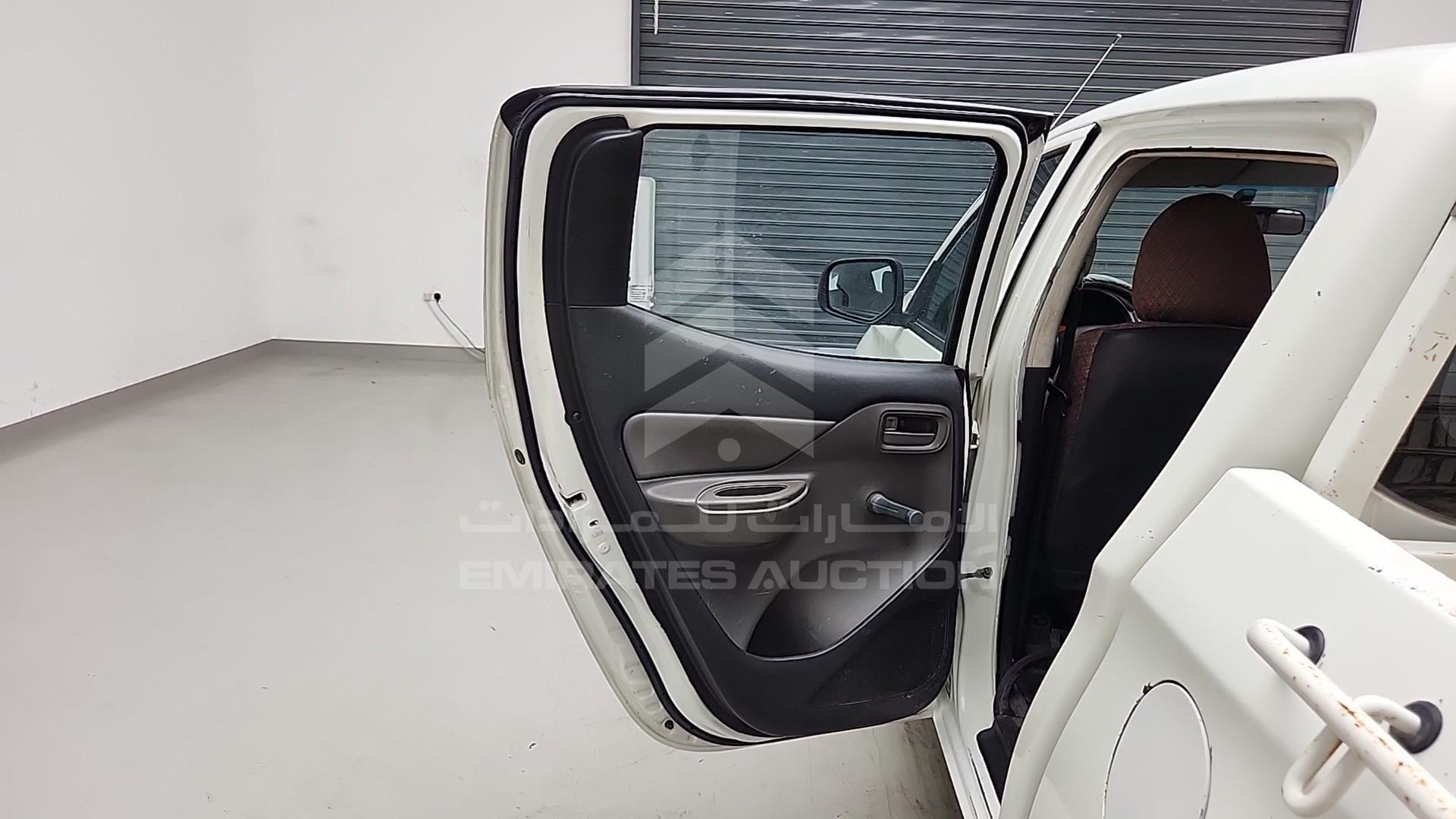 2016 MITSUBISHI L 200 VIN: MMBJNKJ40GH007928