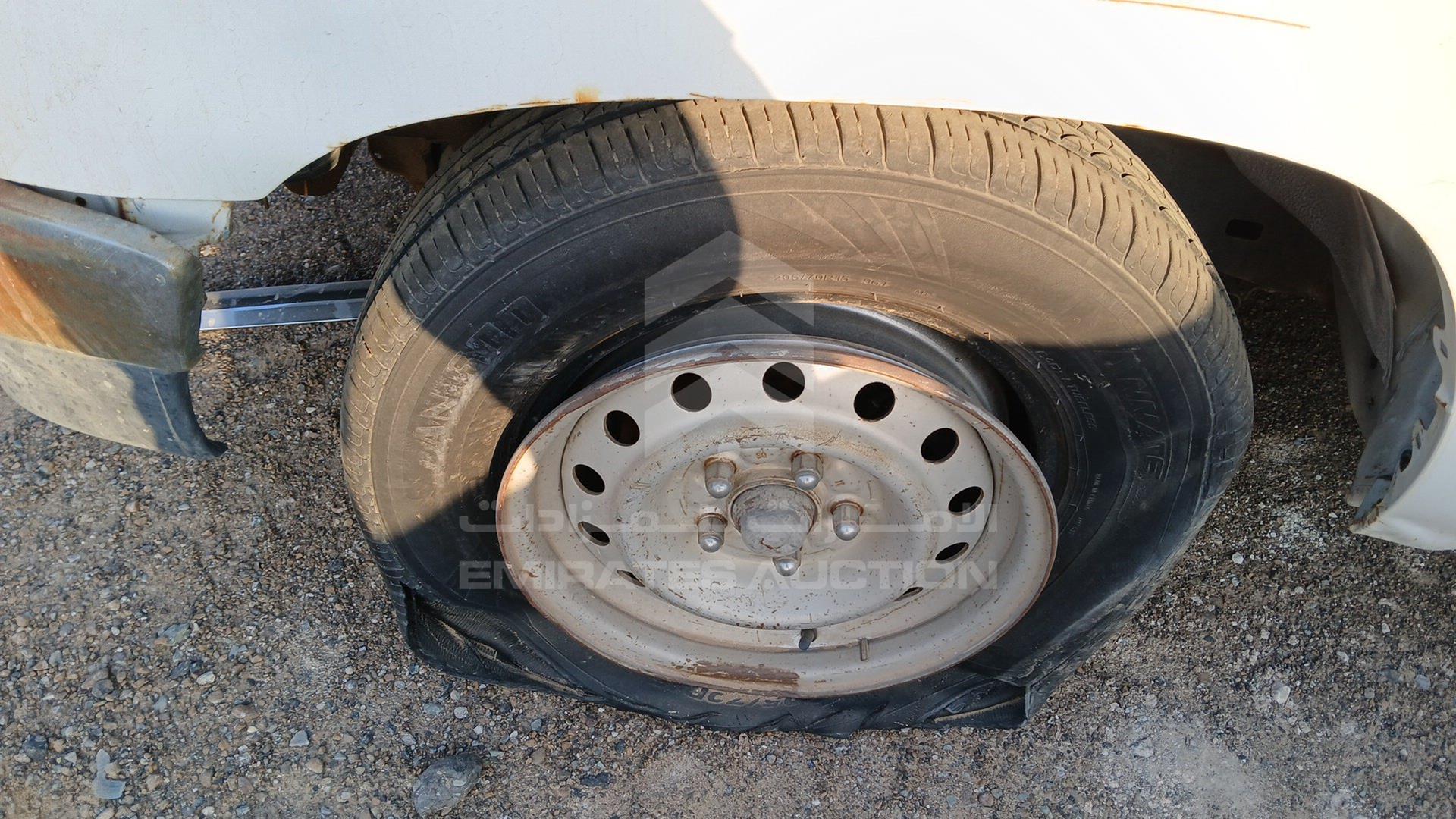 2000 TOYOTA HILUX VIN: JTFEG426010022941